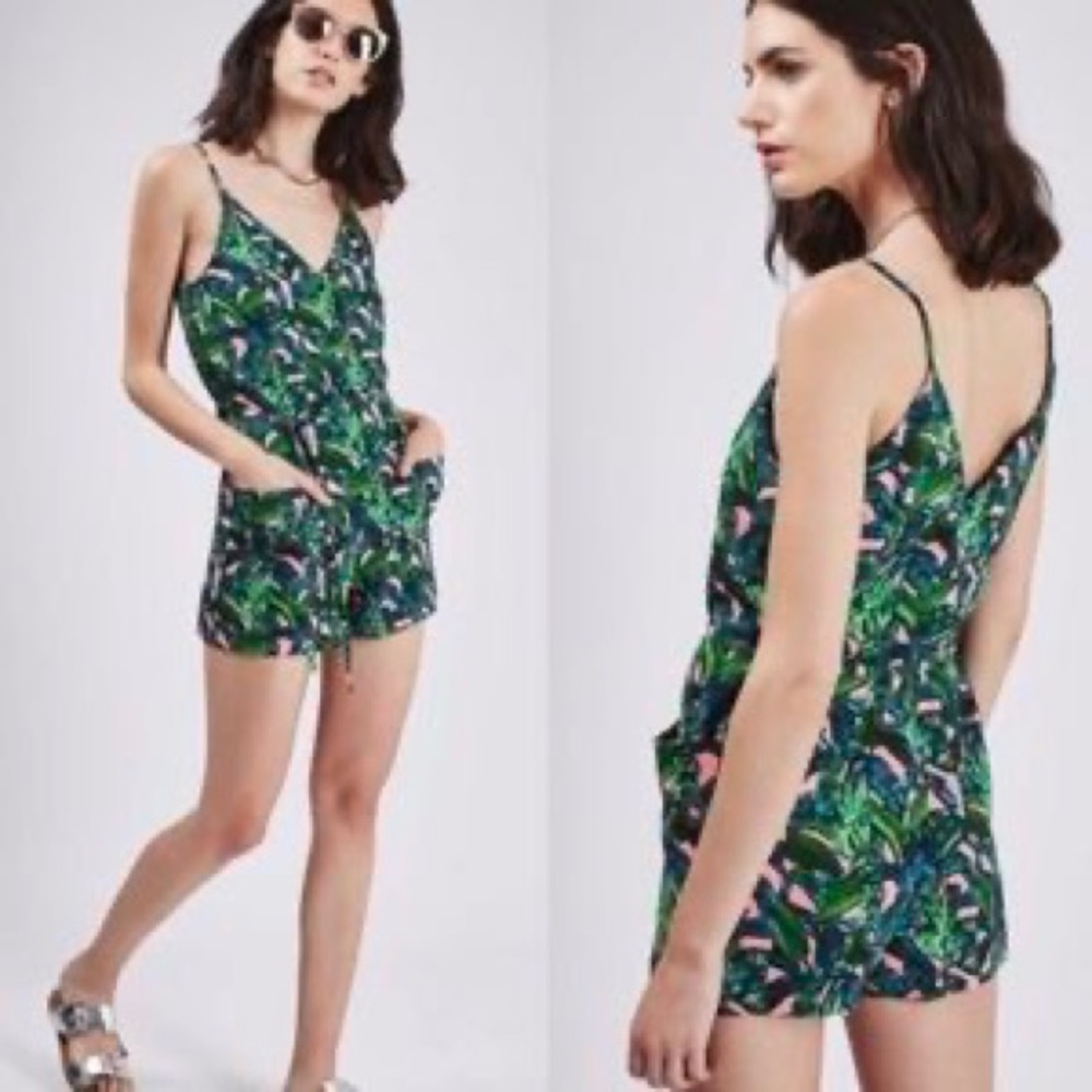 Button down Romper by TopShop, Size 2 🌴💕